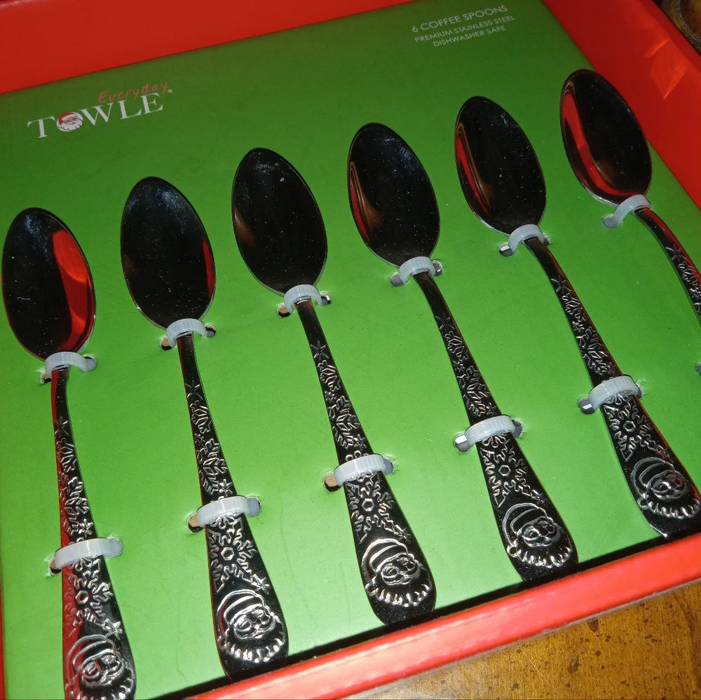 Towle Santa Coffee Spoon Set - Picture 10 of 12